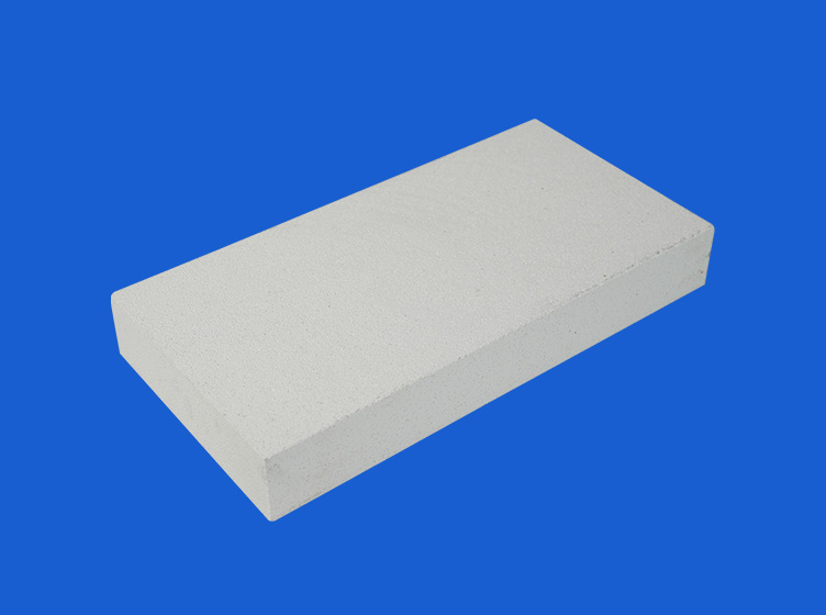 Anti-Aufkohlungs-Ziegel und Ziegel mit hohem Aluminiumoxidgehalt und niedrigem Eisengehalt