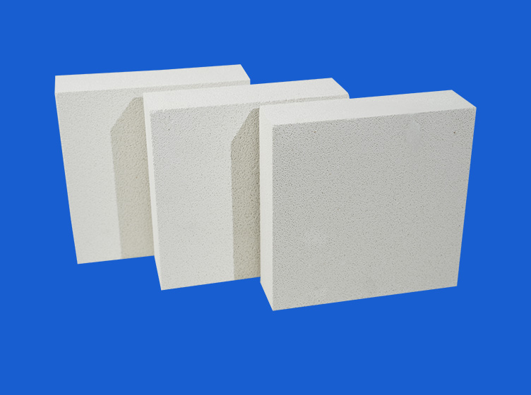 Anti-Aufkohlungs-Ziegel und Ziegel mit hohem Aluminiumoxidgehalt und niedrigem Eisengehalt